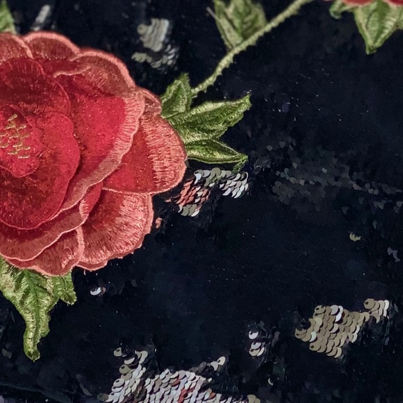 Rose Embroidered Reversible Sequin Mini Skirt Perfect For Valentines Day! - Picture 2 of 3